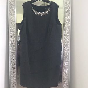 Beautiful Grey Sleeveless Pearl Collar Dress